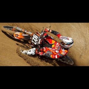 Meet your Posher, Logan